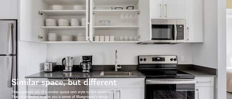 冷蔵庫、電子レンジ、オーブン、コンロ