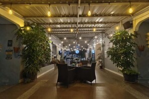 Dining - Semporna Dream Villa (Semporna)