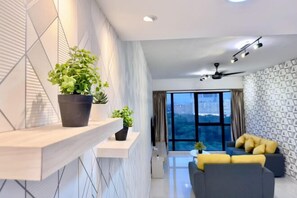 Room - MidValley Southkey Mosaic 6-9pax Netflix-SmartTV70inch (Plentong)