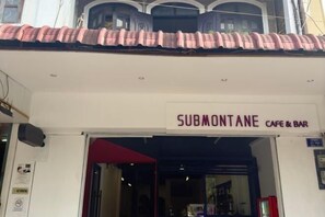 Exterior - Truman Hostel (Luang Prabang)