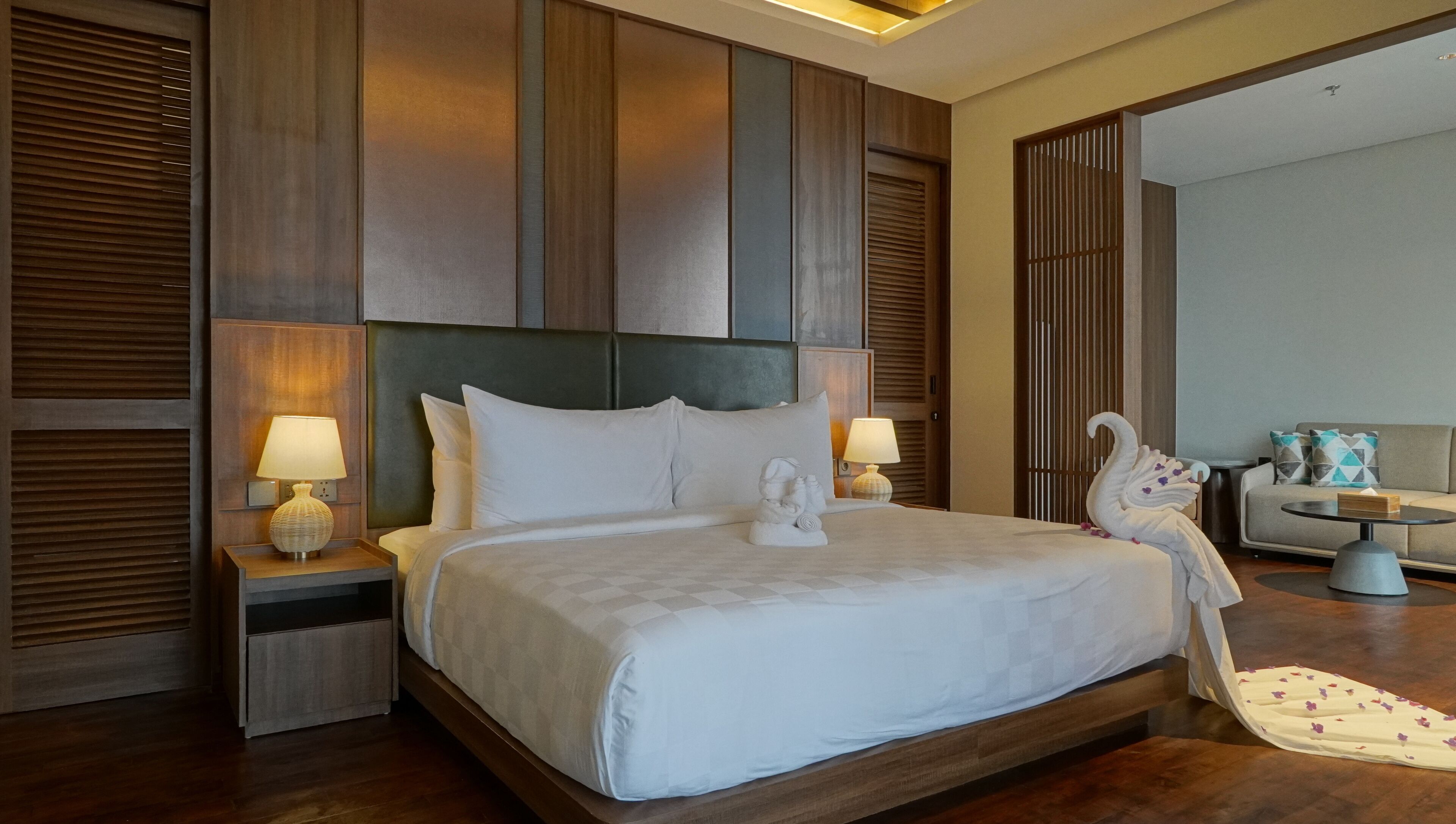 Jambuluwuk Suite | In-room safe, laptop workspace, iron/ironing board, free WiFi