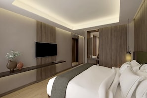 In-room safe, laptop workspace, iron/ironing board, free WiFi