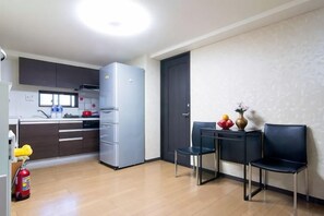 Unclassified image, 4 of 25, button - Tokyo Wenjuan's Guesthouse (Tokyo)