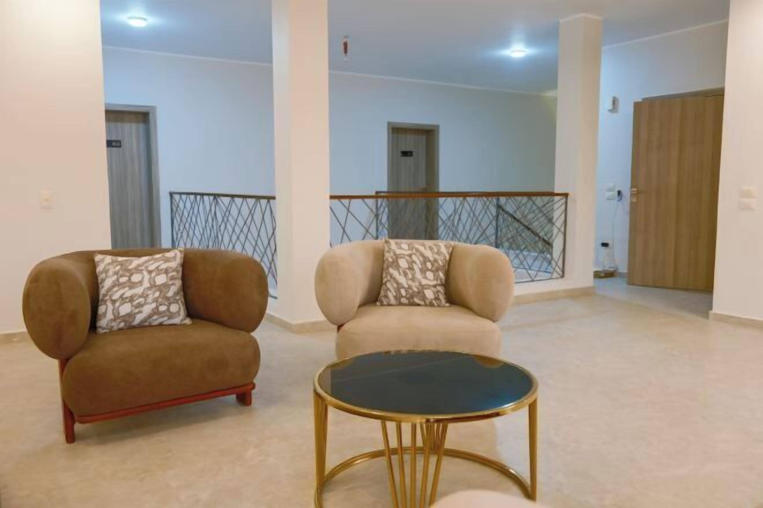 المنشأة من الداخل