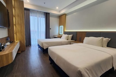 Lucky Phoenix Hotel & Apartment