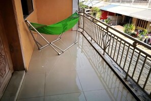 صورة غير مصنفة، 3  من 8، زرّ