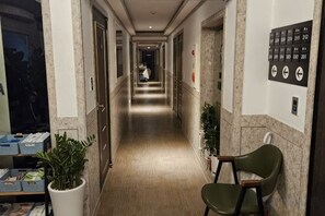 صورة غير مصنفة، 3 من 6، زرّ