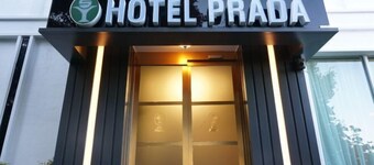 PRADA HOTEL