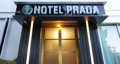 PRADA HOTEL