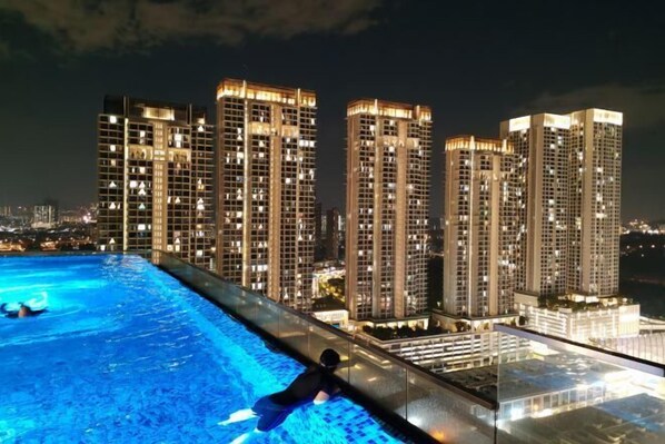 Outdoor pool - Pavillion Bukit Jalil 【Walk 2 mins】Stylish Lily Studio 2-4 Pax (Kuala Lumpur)