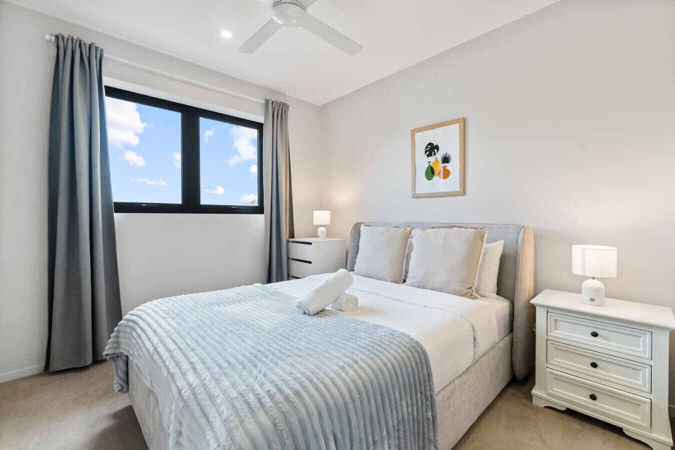 Iron/ironing board, WiFi, bed sheets