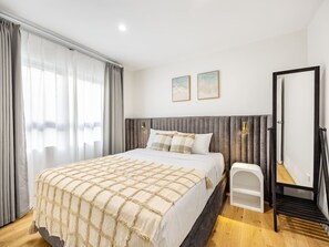 2 habitaciones, tabla de planchar con plancha, wifi y ropa de cama 
