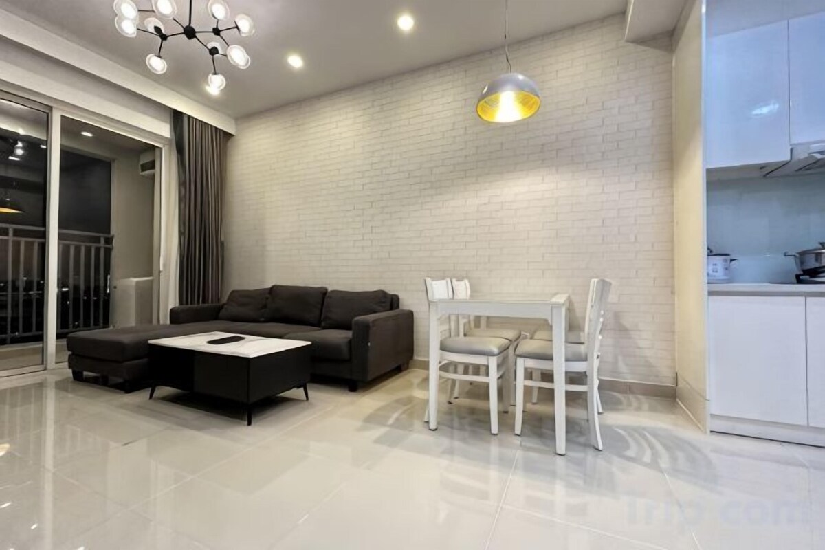 Living area | TV, fireplace, table football, stereo