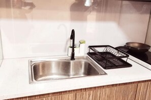 Unclassified image, 5 of 36, button - Near Manila Airport. Lovely "HOTEL STYLE" Studio Condo, With Kitchenette + Swimming Pool, 7A (Paranaque)