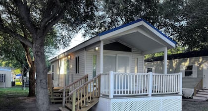 The Shady Oaks, with Pool Access!