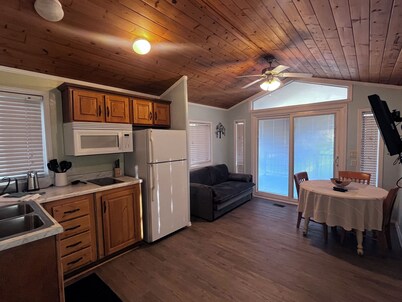 The Shady Oaks, with Pool Access!