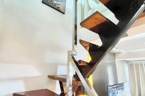 Interior - Thompson Suites High Street (Fort Victoria) (Taguig)