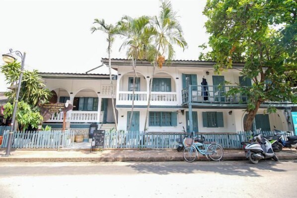 Exterior - Chair Riverside Villa (Luang Prabang)