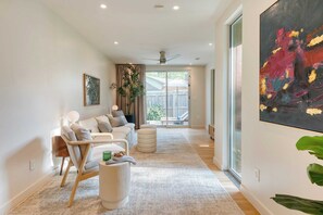 House (4 Bedrooms) | Interior - Modern Austin Home w/ Pool, Putting Green & Coffee Nook Townes Retreat by Avantstay (Austin)