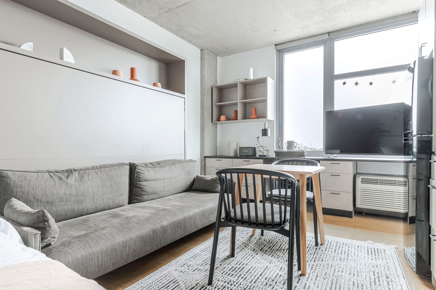 Fernseher, Stereoanlage