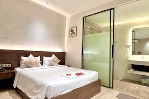 Soundproofing, iron/ironing board - Khach San Lucien Hotel Quy Nhon (Quy Nhon)