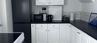 Hartlepool - House - Sleeps 5 - Parking