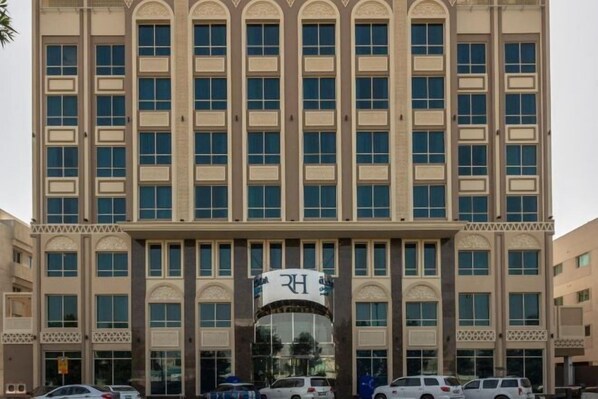المنشأة من الخارج
