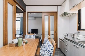 Room - Nippombashi Back Kuromon AFP Apartment (Osaka)