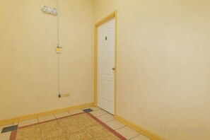 Unclassified image, 4 of 11, button - RedDoorz @ Yssa Ademar near Robinsons Jaro (Iloilo City)