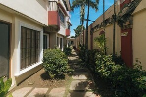 Unclassified image, 3 of 11, button - RedDoorz @ Yssa Ademar near Robinsons Jaro (Iloilo City)
