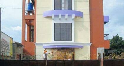 RedDoorz @ Yssa Ademar near Robinsons Jaro