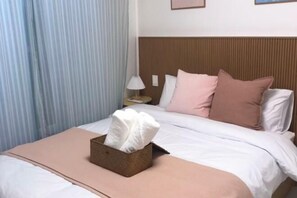 Room - Airport Railroad Gongdeok Station 800m/3 Rooms/6 people/3 Queen Beds/Dryer/Hongik University (Seoul)