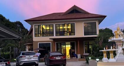 Baan Prapassarakom HomeStay& Cafe