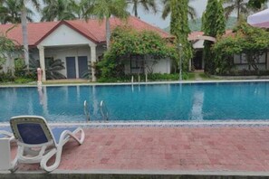 Piscina a l'aire lliure