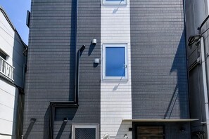 Uklassifisert bilde, 3 av 5, knapp