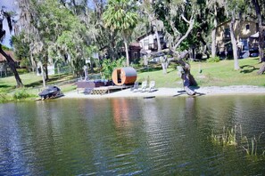 المنطقة المحيطة بالمنشأة