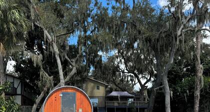 Lakefront Paradise • Sauna • Hot Tub • Jet Skis • Sunset Views