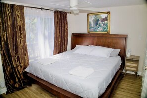 4 bedrooms, iron/ironing board, WiFi, bed sheets