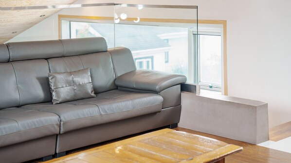 Basic Room, 5 Bedrooms (Beyond (3F Private Villa / Pet ))