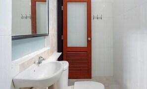 Bathroom - KoolKost near Raya Canggu (Minimum Stay 5 Nights) (Bali)