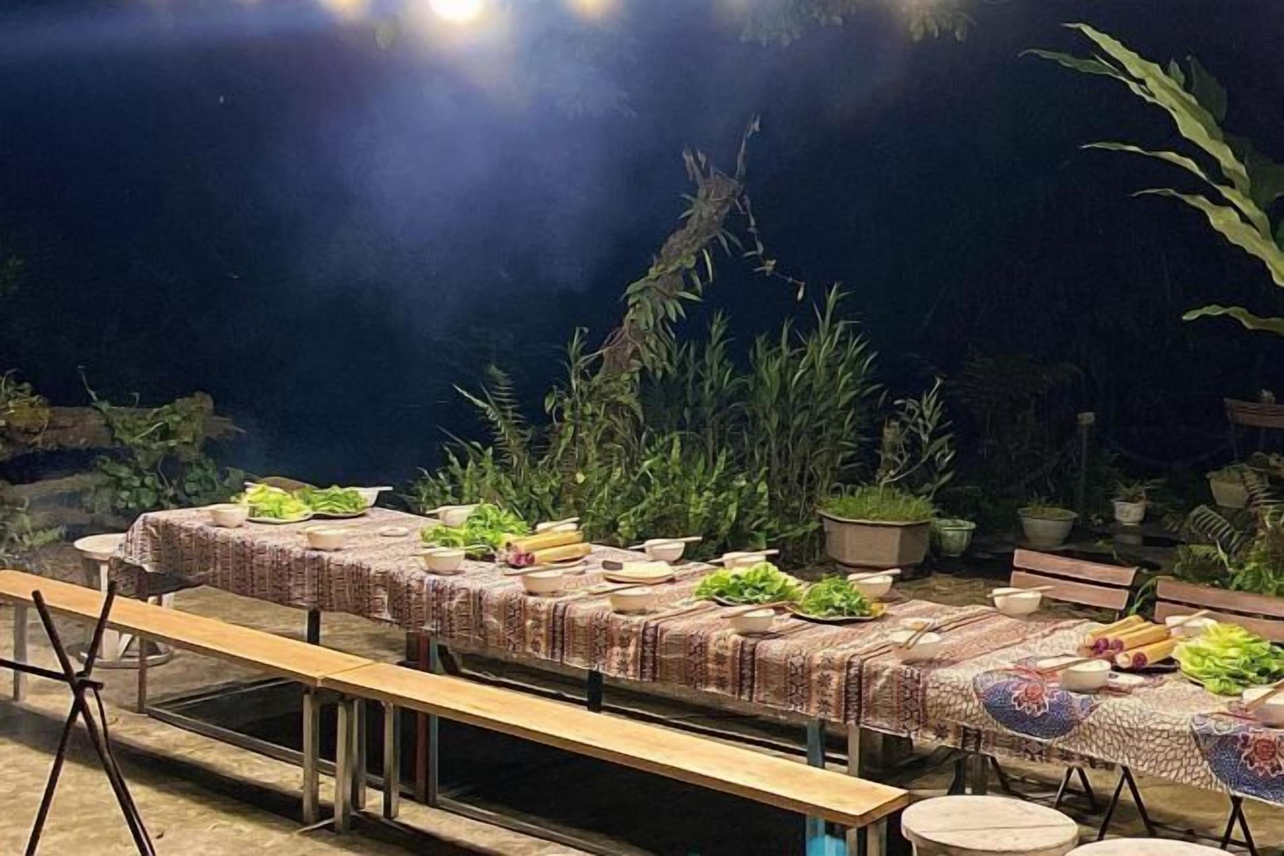 Outdoor dining