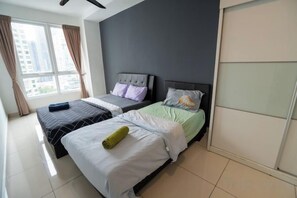 Unclassified image, 3 of 18, button - 2-bedroom condo with free parking on premises. (George Town)