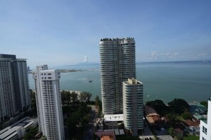 Unclassified image, 4 of 18, button - 2-bedroom condo with free parking on premises. (George Town)