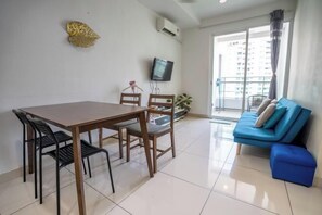 Interior - 2-bedroom condo with free parking on premises. (George Town)