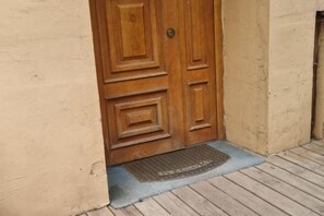 Exterior - UB Friends Hostel (Ulaanbaatar)