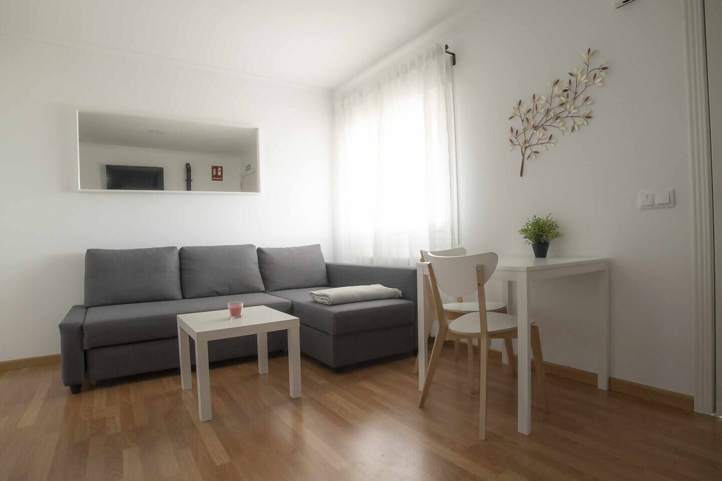 Télévision, cheminée