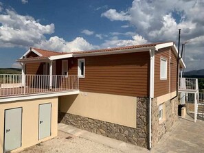 Exterior - Mountain. Incredible apartment. Villa de Gredos (Barajas)