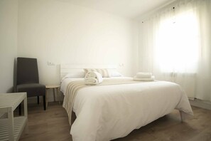 1 室のベッドルーム、旅行用ベビーベッド、インターネット