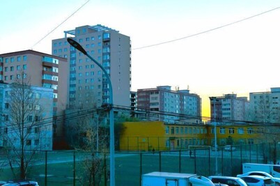 Apartment 44, spacious living area, separate kitchen & 1 bedroom