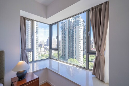 Tyms Elegant 2BR 1BA Apt Walk to Malls